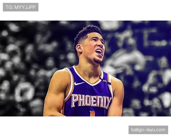 德文·布克赛场像狮子，下了场拎着塑料袋买菜，这反差又可爱又离谱