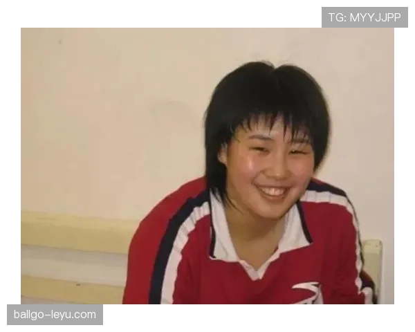 魏秋月最新私照曝光，训练间隙居然在喝奶茶，这反差也太真实了吧？